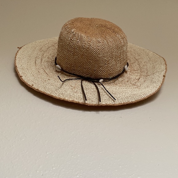 Staring At Stars Floppy beach hat sea shell - Picture 1 of 6